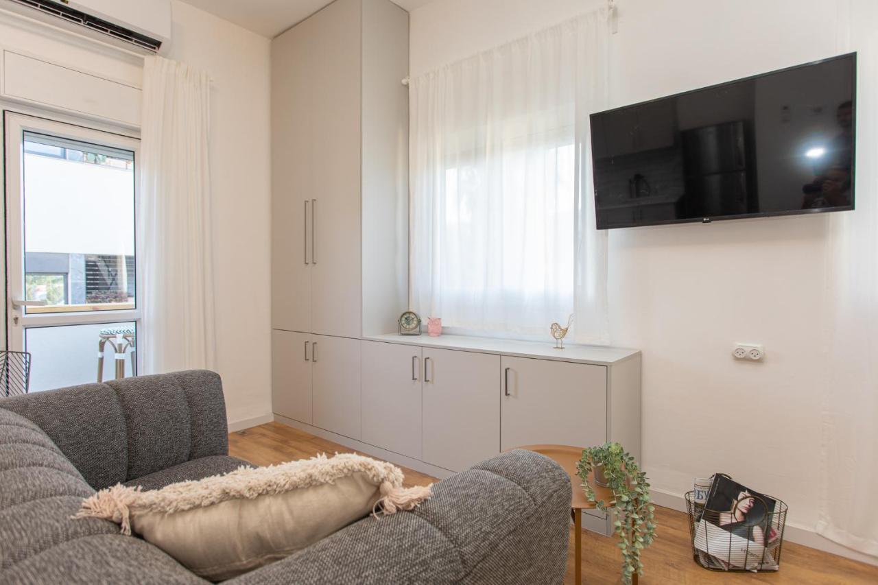 Ferienwohnung Port City Haifa - Bat Galim 25 Mtrs From The Beach & Rambam Exterior foto